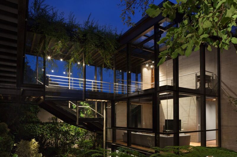 La Casa en el Bosque / Grupo Arquitectura