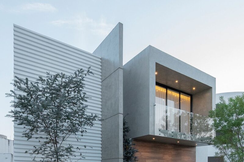 Casa Inn / Besana Studio